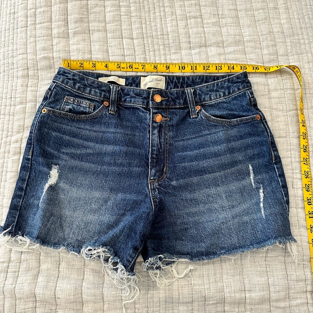 Universal Thread Vintage Midi Denim Shorts Sz 8/29
